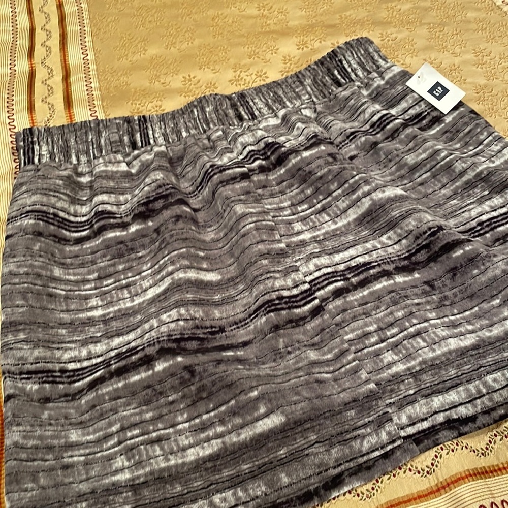 NWT skirt, gray/white/black stripes, 100% polyester, elastic waist, M
